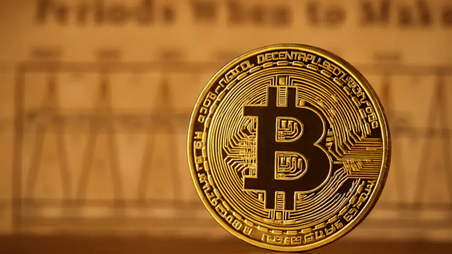 Expert Warns: If Nasdaq Collapses, Bitcoin Won't Escape
