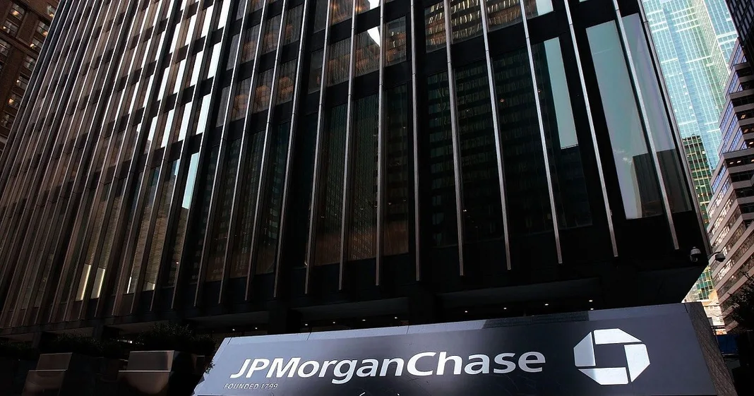 Investors flee risk assets as JPMorgan raises recession odds to 40%